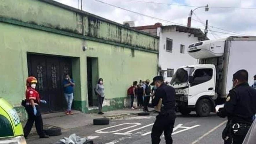 Un hombre perdió la vida a balazos en un sector de la zona 6 capitalina, informaron los Bomberos Municipales. (Foto: CBM)   