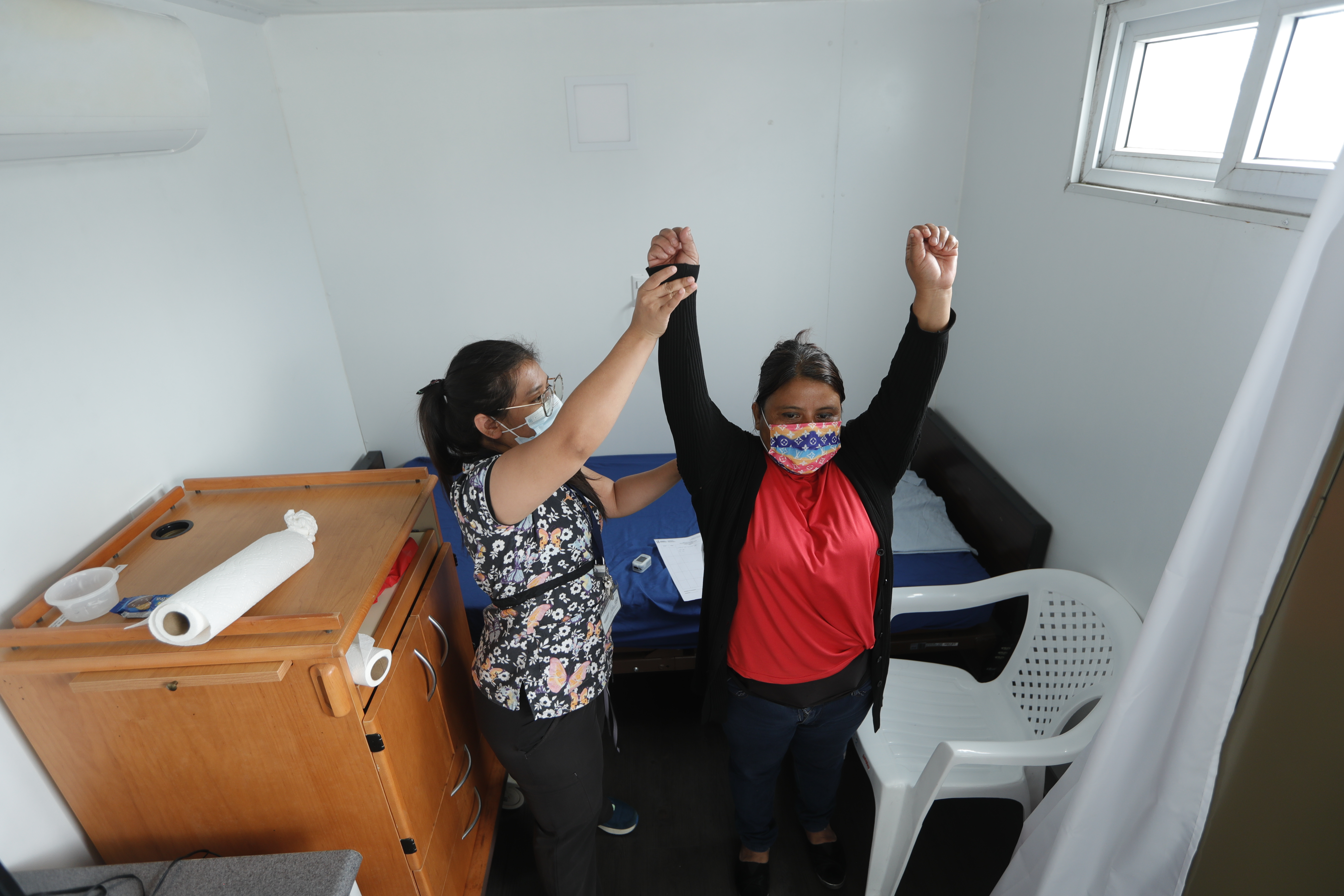 Las personas que han superado el covid-19 tienen secuelas como la fatiga crónica. En la clínica postcovid del Parque de la Industria les dan terapia para tener calidad de vida. (Foto Prensa Libre: Esbin García)