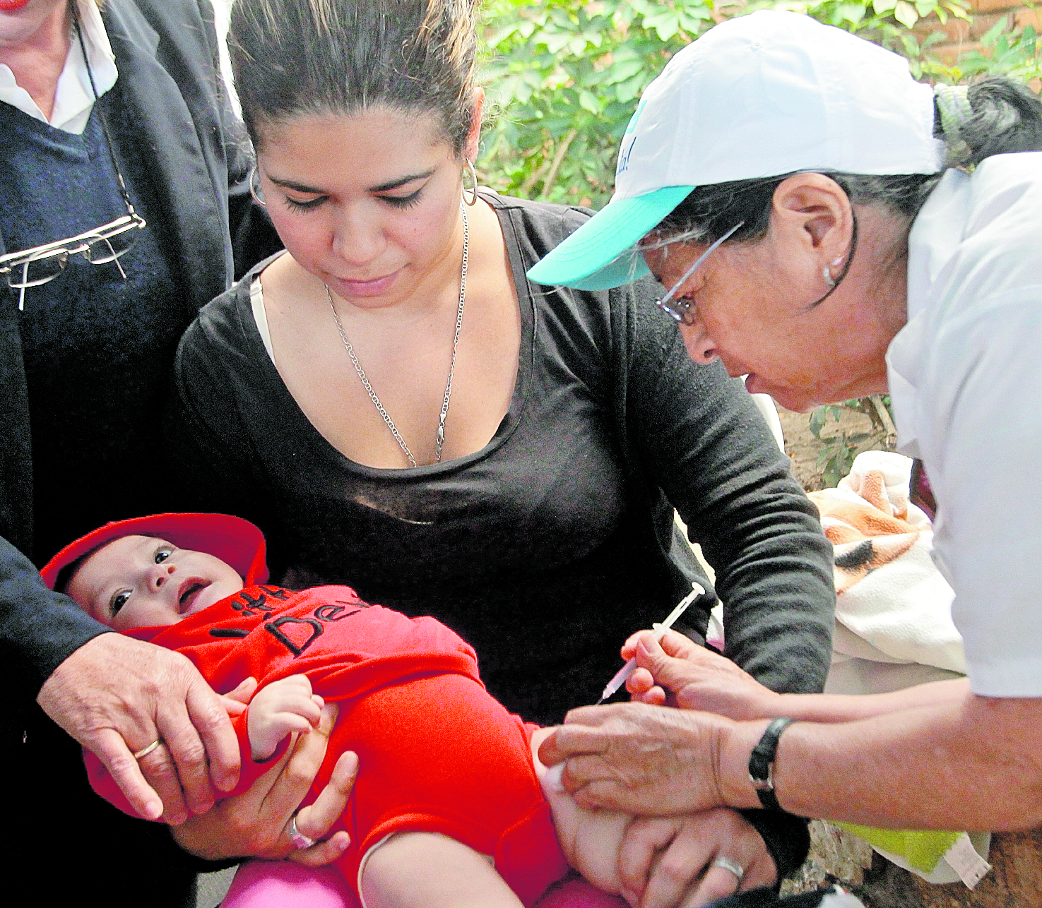 La vacunación en niños menores de cinco años en el país ha descendido, lo que los pone en riesgo de contagio de enfermedades inmunoprevenibles. (Foto Prensa Libre: Hemeroteca PL)