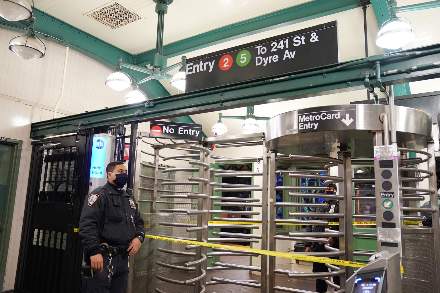 Este incidente, que involucró a dos mujeres, se registró en El Bronx, Nueva York. (Foto Prensa Libre: The New York Post)