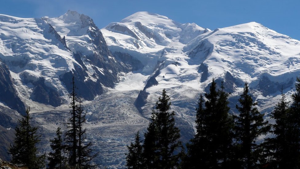 Se cree que la caja metálica provenía de uno de dos aviones de Air India que se estrellaron contra el Mont Blanc hace más de medio siglo. GETTY IMAGES