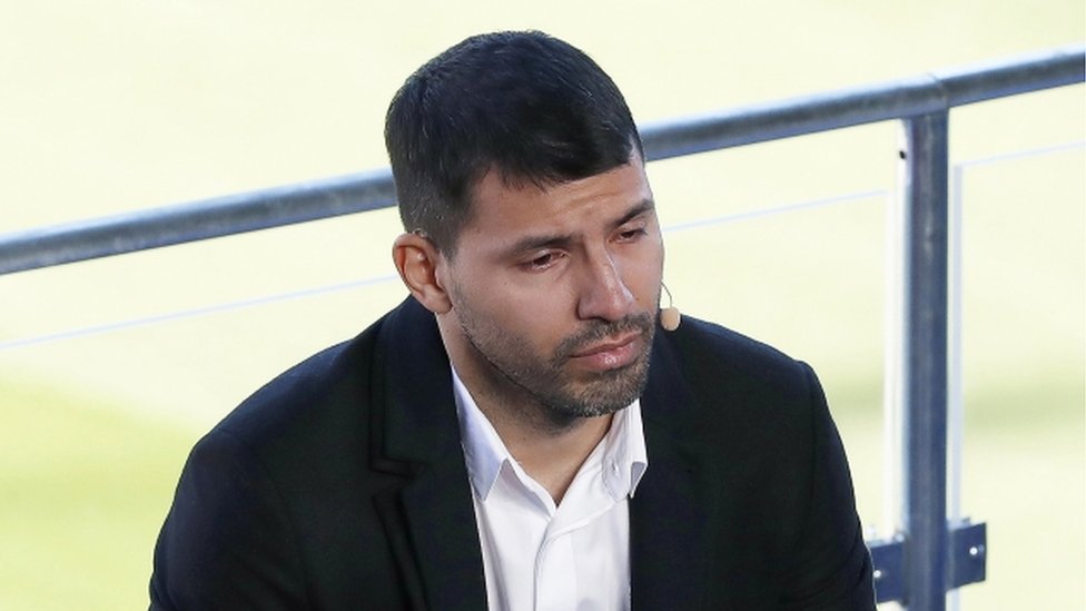 Sergio Agüero anunció este miércoles su retiro del fútbol profesional.