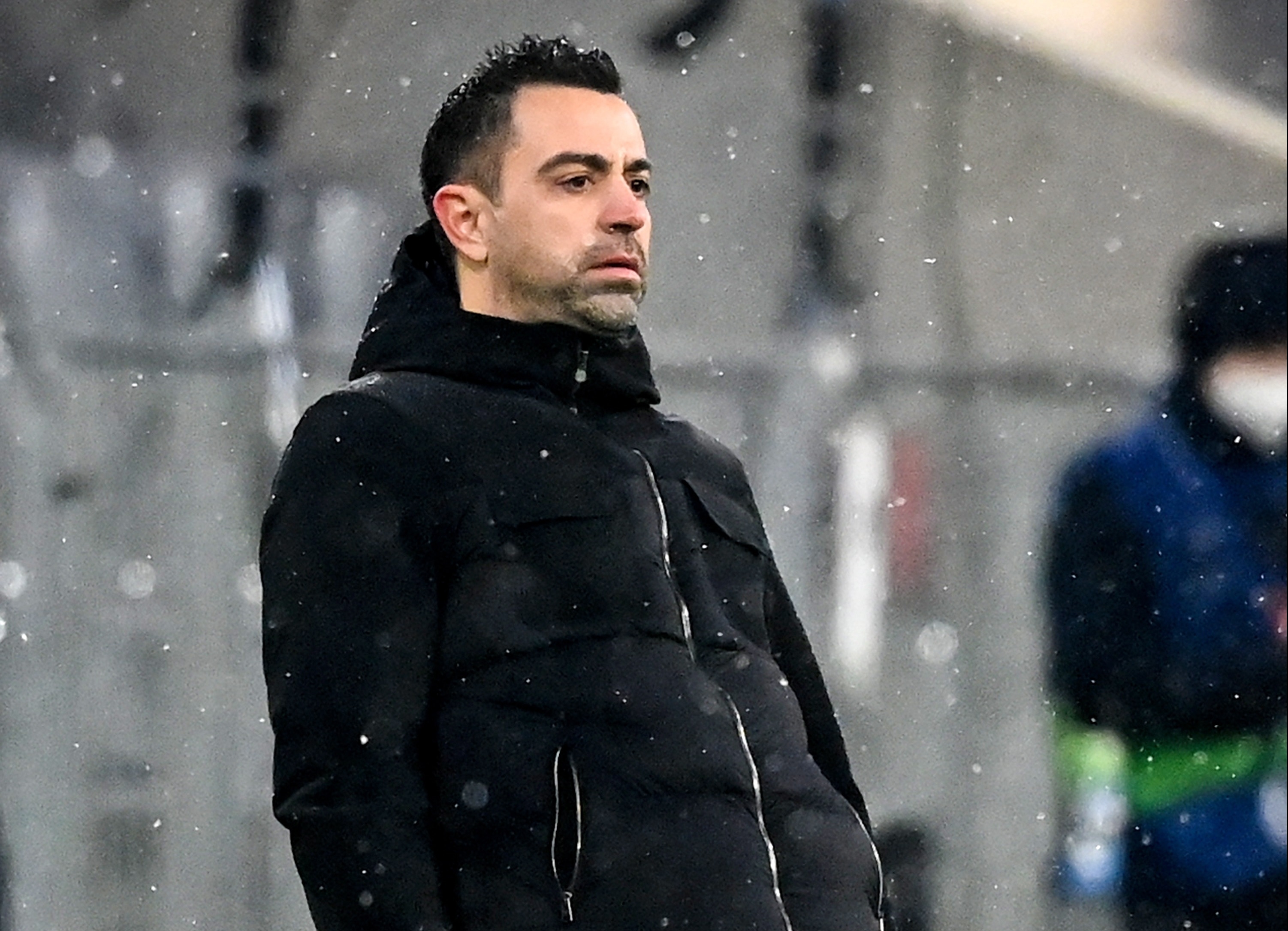 El entrenador del Barcelona Xavi Hernández quedó eliminado de la Champions League a manos del Bayern de Múnich. Después de 17 años el Barsa jugará la Europa League. Foto Prensa Libre: EFE.