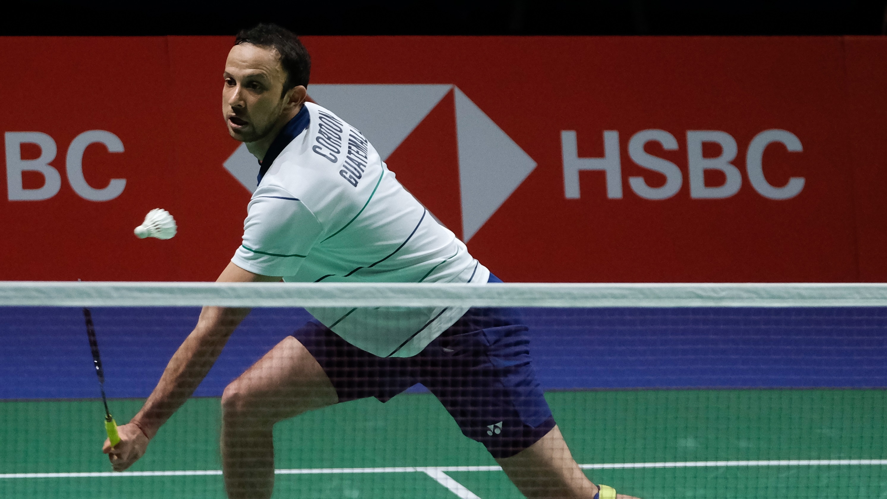 El jugador guatemalteco de bádminton, Kevin Cordón terminó su participación en el Mundial de Bádminton que se celebra en el Pabellón "Carolina Marín" de Huelva, España.  Foto Prensa Libre: EFE.