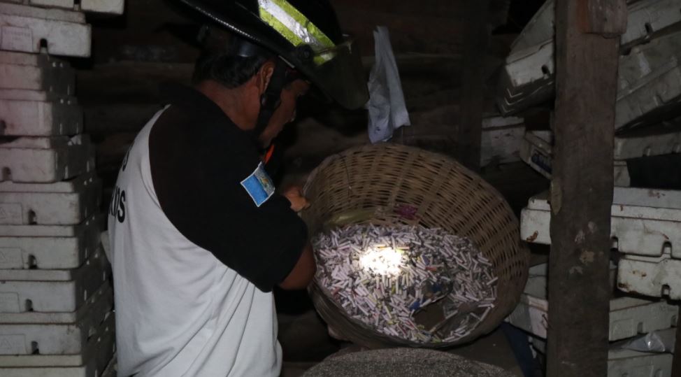 Socorristas reportan explosión en cohetería en Mixco. (Foto Prensa Libre: Bomberos Voluntarios)