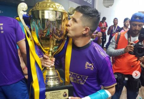 Alejandro 'el Gambetita' Díaz celebró un título con Municipal. (Foto Prensa Libre: @alejandromatias_10)