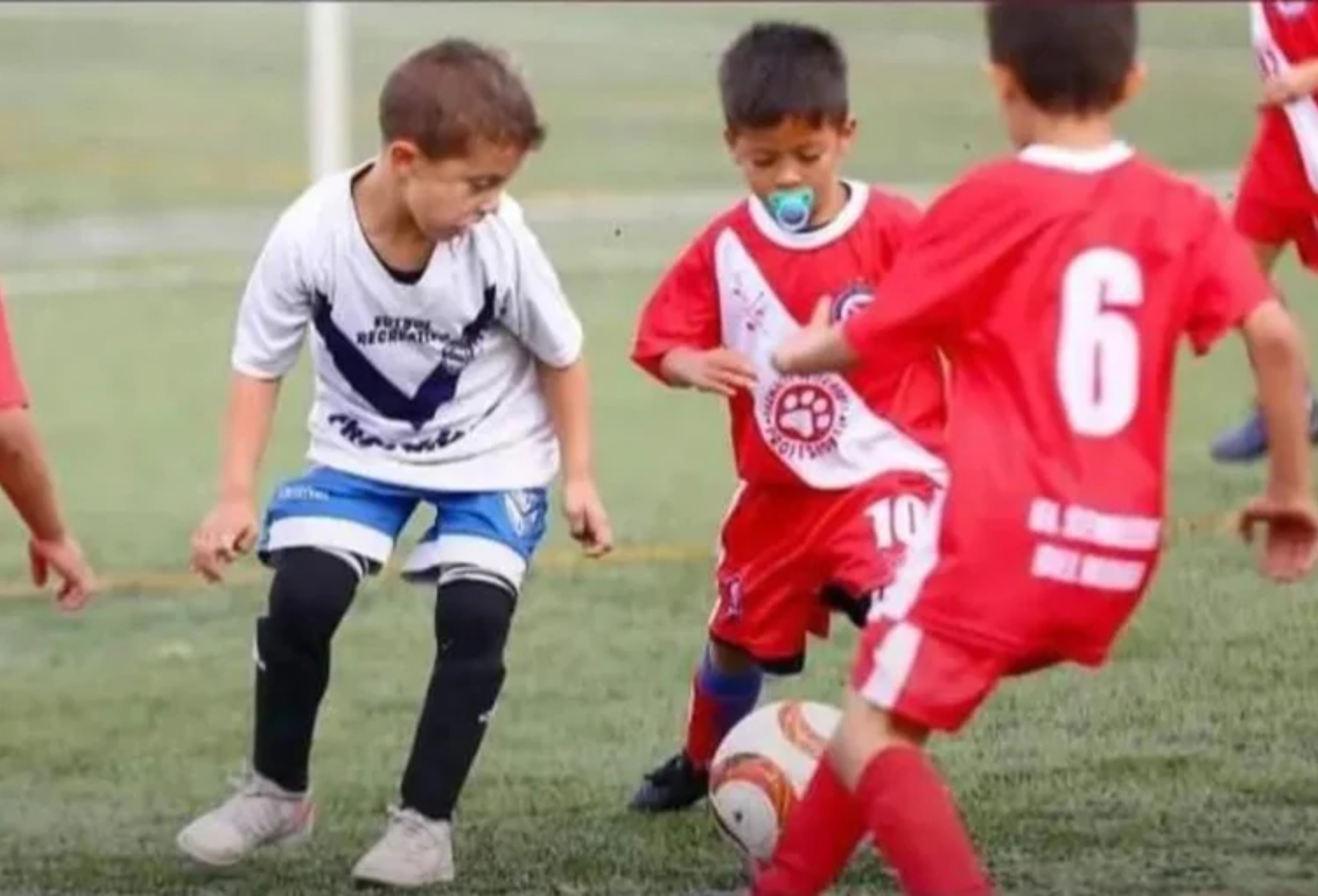 Chupete" Cáceres, una nueva promesa del Semillero de La Paternal. Foto Infobae.