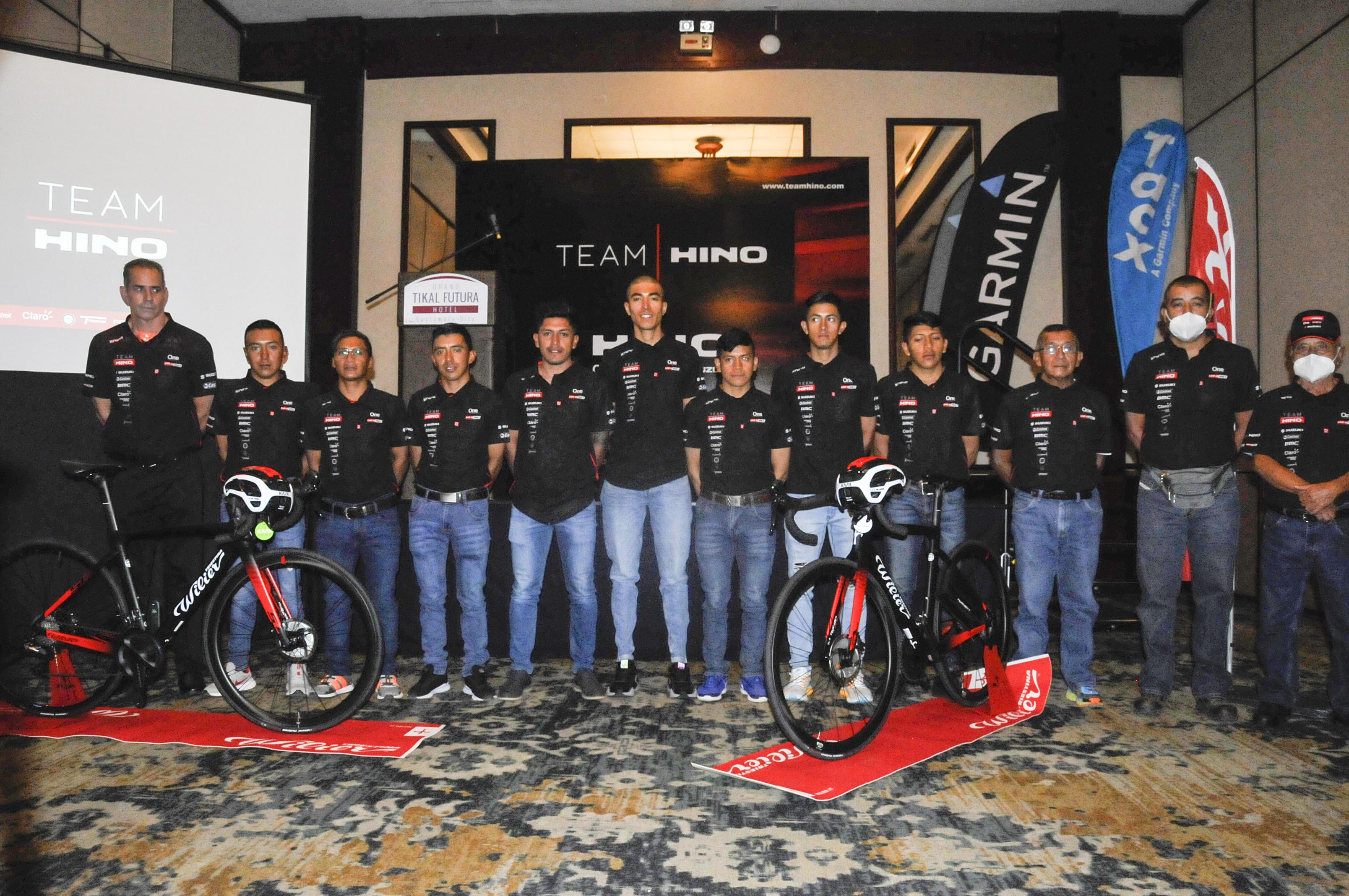 Hino One la Red Suzuki presentó a sus representantes para esta temporada. Foto Prensa Libre: Cortesía Douglas Suruy. 