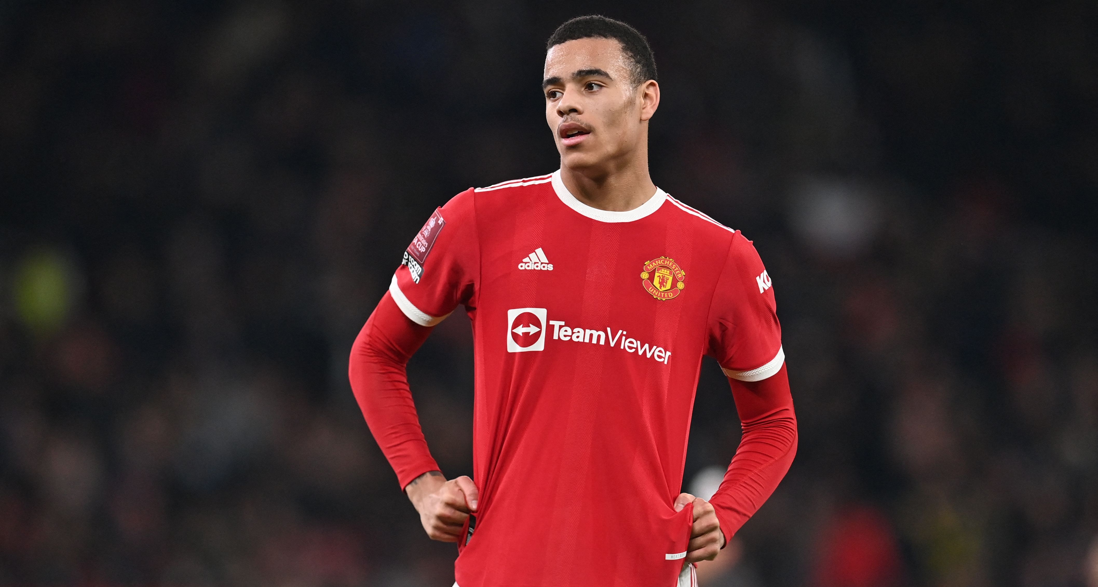 El delantero inglés Mason Greenwood está vinculado a un problema judicial por una supuesta agresión sexual en contra de una mujer. Quedó en libertad bajo fianza. Foto Prensa Libre: AFP.