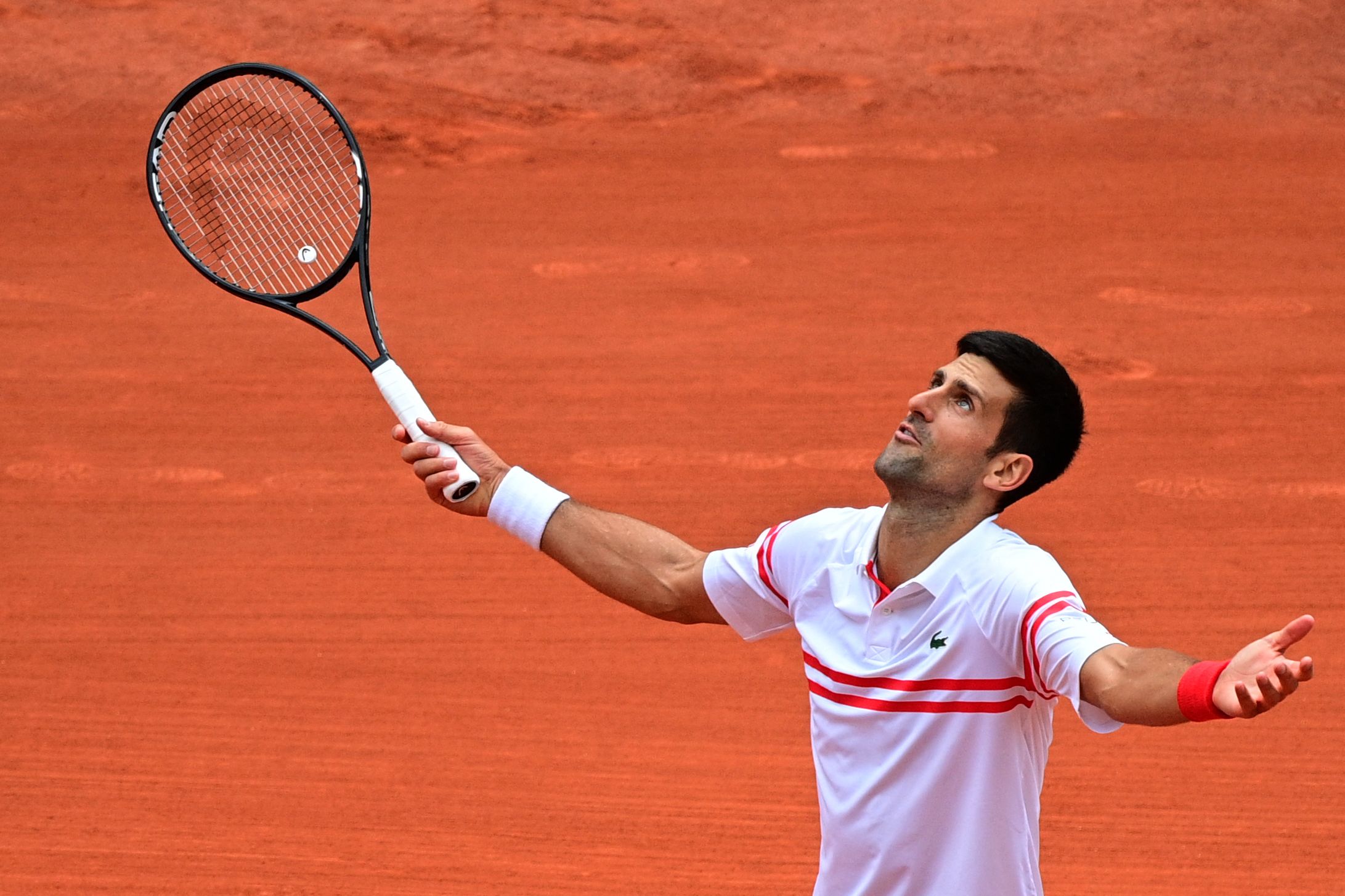 El tenista serbio Novak Djokovic tampoco estaría compitiendo en Francia. (Foto Prensa Libre: AFP)