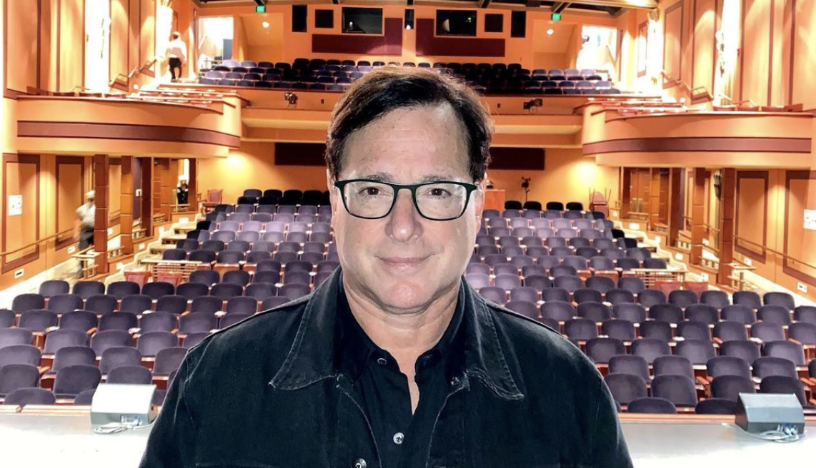 El comediante Bob Saget falleció a la edad de 65 años. (Foto Prensa Libre: @bobsaget/Instagram)