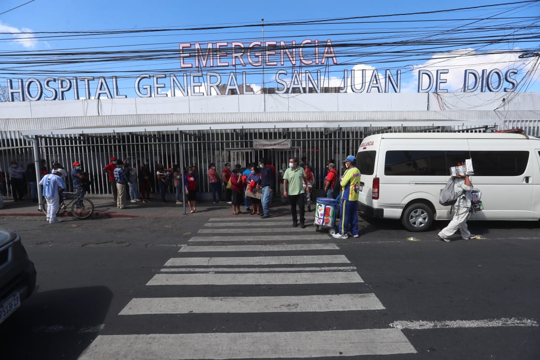 Autoridades de Salud dicen que los hospitales están en apresto ante posible embestida del coronavirus. (Foto Prensa Libre: Érick Ávila)