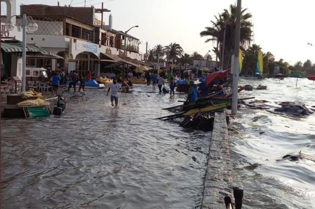 Así son los daños que dejó el tsunami en Tonga y Perú tras la erupción de volcán