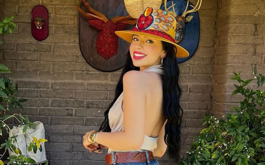 Ángela Aguilar sorprende a sus admiradores con su figura. (Foto Prensa Libre: Instagram/angela_aguilar_)