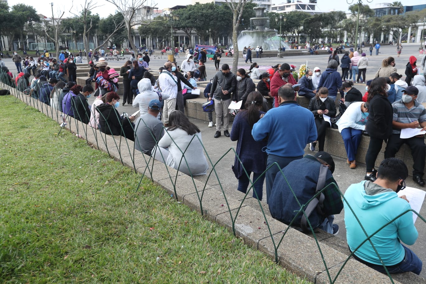 Con el paso de los días hay más demanda de hisopados en el país. (Foto Prensa Libre: María Reneé Barrientos)