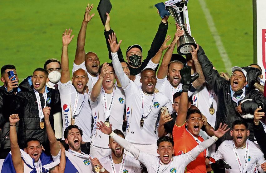 Comunicaciones conquistó su primera Liga Concacaf en diciembre del 2021. (Foto Prensa Libre: Hemeroteca PL)