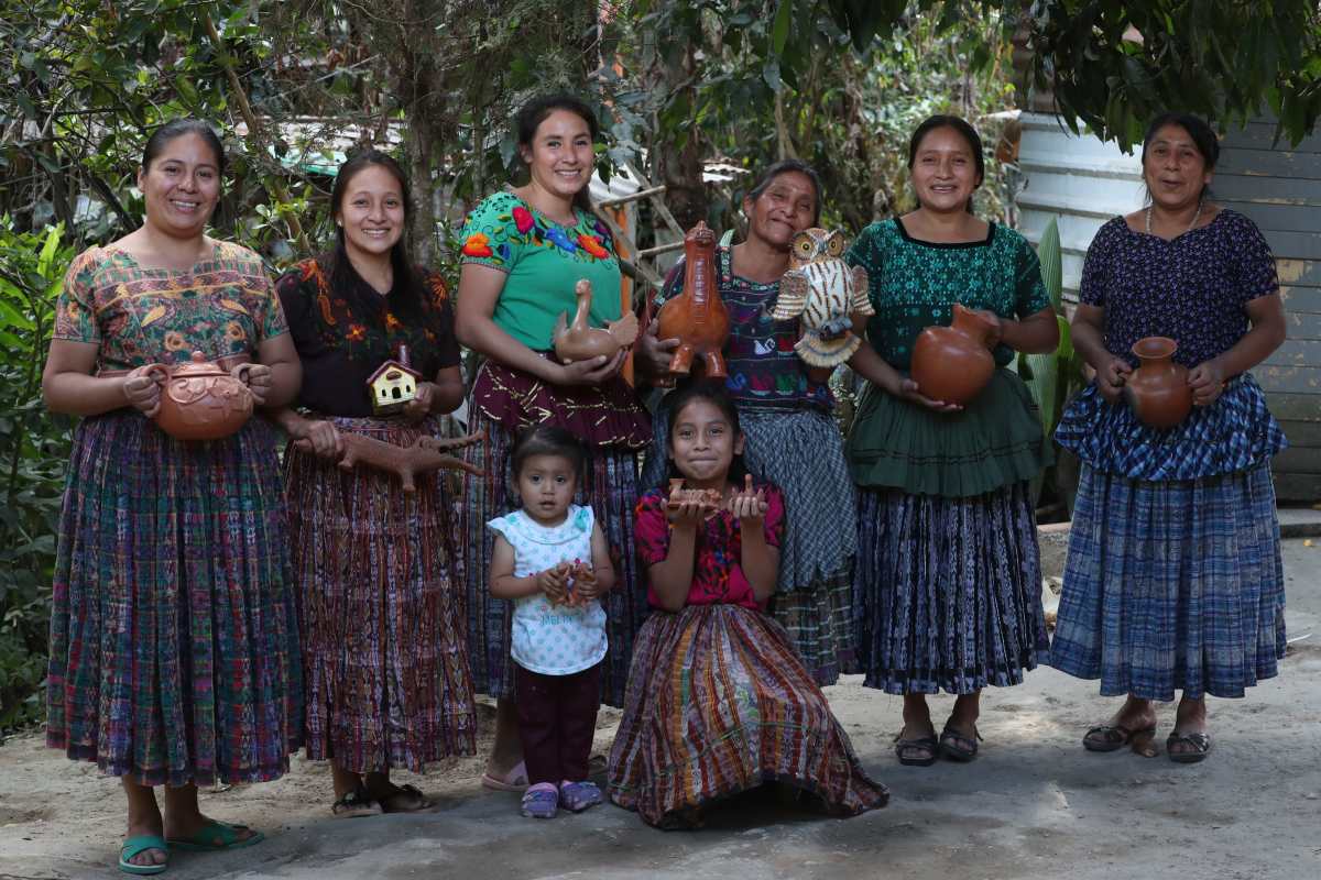 Artesanos de Chinautla guardan el secreto de su cerámica