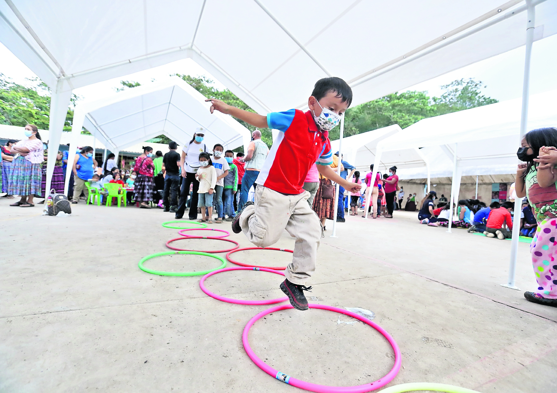 Los niños guatemaltecos entre 5 y 11 años que deben recibir la vacuna contra el covid-19 son 2.6 millones. (Foto Prensa Libre: Hemeroteca PL)