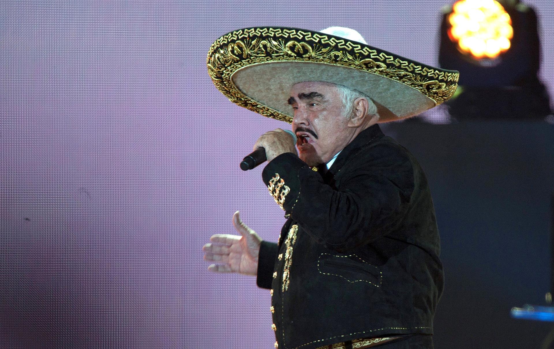 Usarán polémico libro de Vicente Fernández para bioserie. (Foto Prensa Libre: EFE)