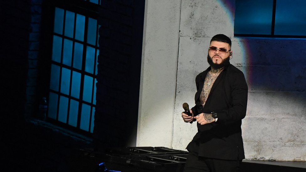 Farruko llegó a la cima del éxito con la canción "Pepas", que promueve el consumo de drogas sintéticas. GETTY IMAGES