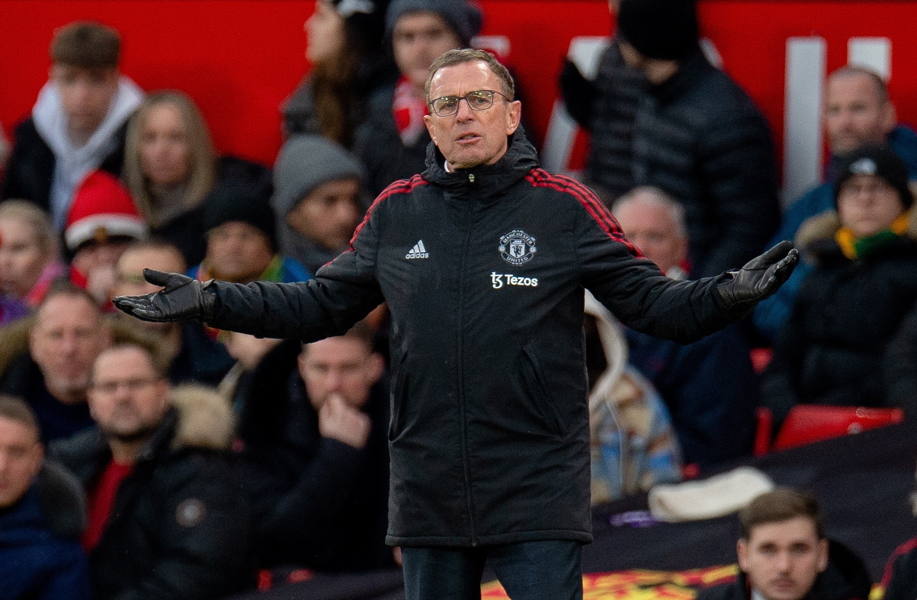 El entrenador del Manchester United Ralf Rangnick reacciona ante el Southampton. (Foto Prensa Libre: EFE)