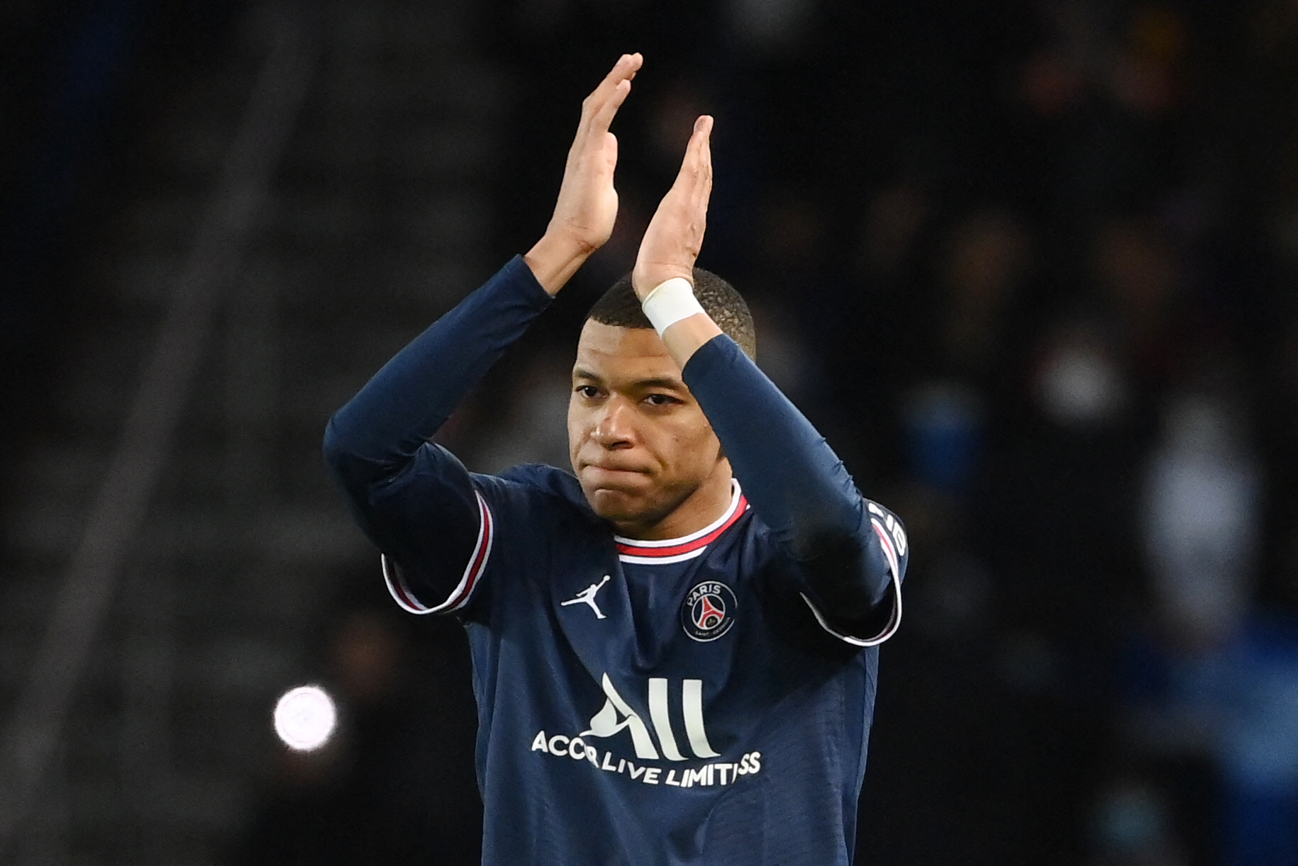 Mbappé es duda para enfrentar al Real Madrid. (Foto Prensa Libre: AFP)