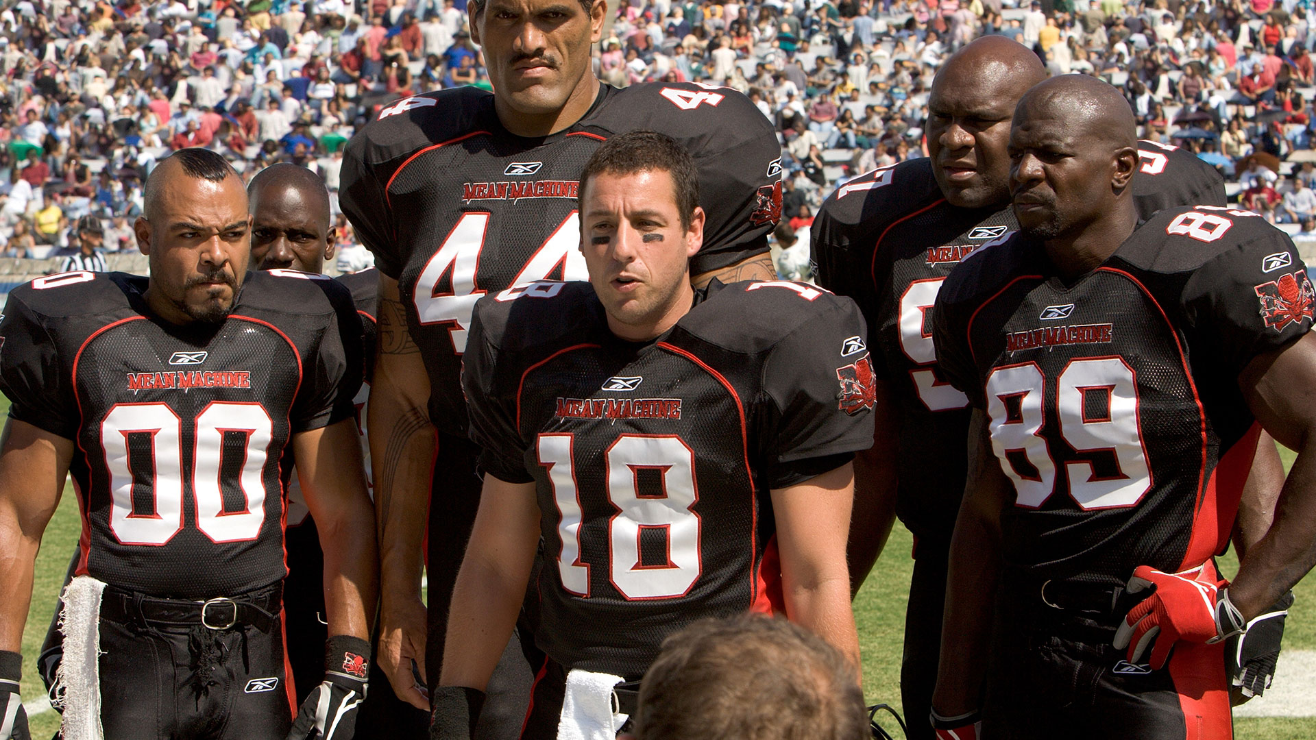 Imágenes de la película de 2005 de Adam Sandler, The Longest Yard. (Foto Prensa Libre: Youtube)