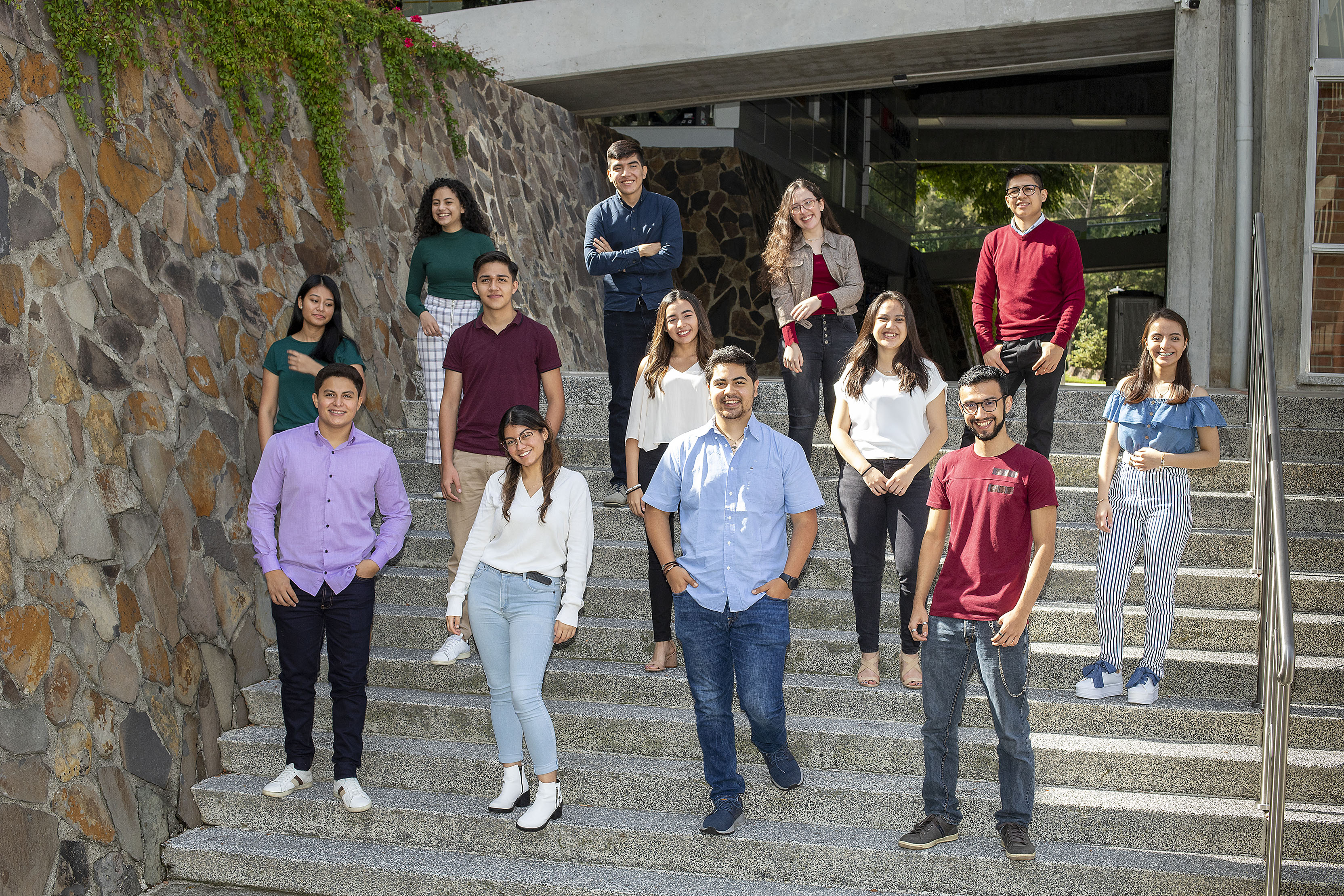 La Fundación Juan Bautista Gutiérrez, lanzó oficialmente a nivel nacional su convocatoria anual para que 50 jóvenes con excelencia académica reciban una beca universitaria. (Foto Prensa Libre: Cortesía)