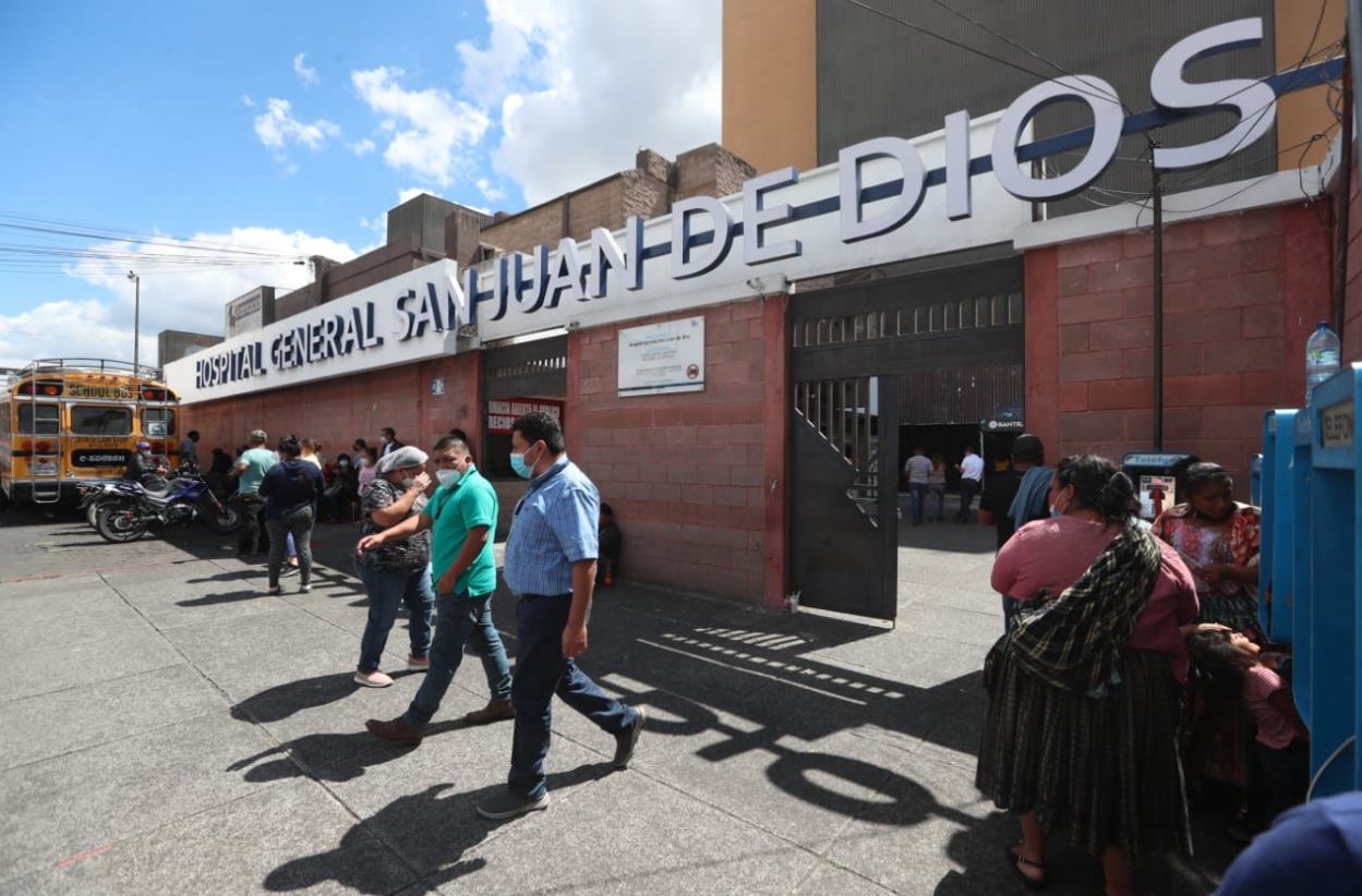 Hospital San Juan de Dios de la capital, que está en crisis por falta de medicamentos e insumos. (Foto Prensa Libre: Érick Ávila)