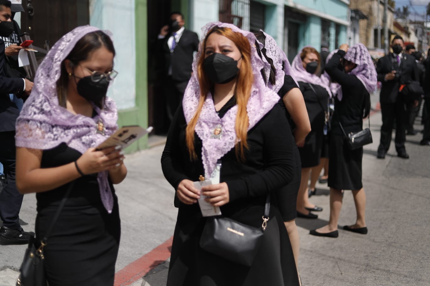 Devotos en la procesión