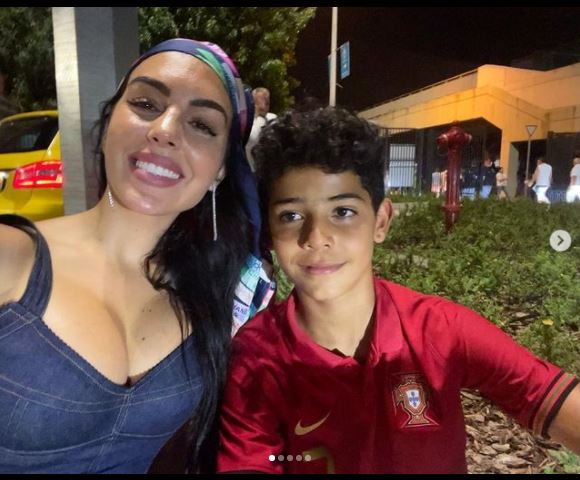 Georgina Rodríguez y Cristiano Ronaldo Jr. (Foto Prensa Libre: Instagram @georginagio)