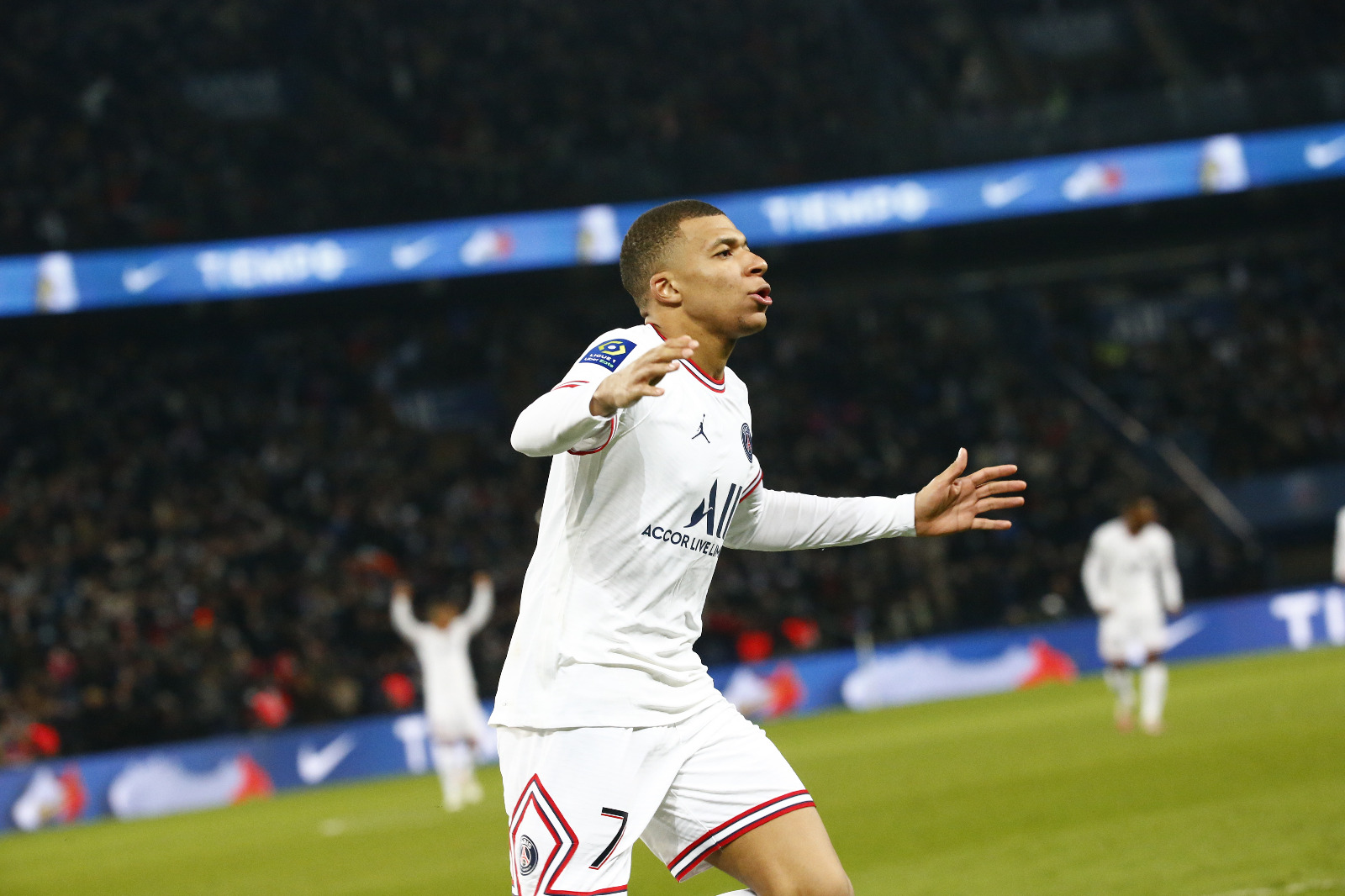 Kylian Mbappé marcó el gol de la victoria para el PSG. (Foto Prensa Libre: Twitter PSG)