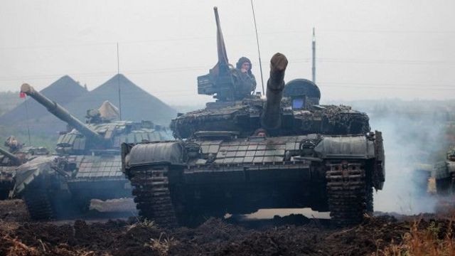 Un tanque ruso atacó una residencia de ancianos, según autoridades ucranianas. Foto con fines ilustrativos. (Foto Prensa Libre: AFP)