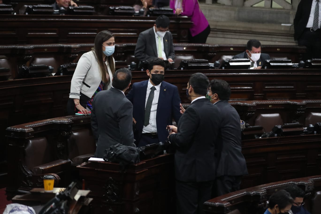 Diputados escuchan las iniciativas con las que busca afrontar los efectos de la crisis económica a causa de la guerra entre Rusia y Ucrania. (Foto Prensa Libre: Juan Diego González)  