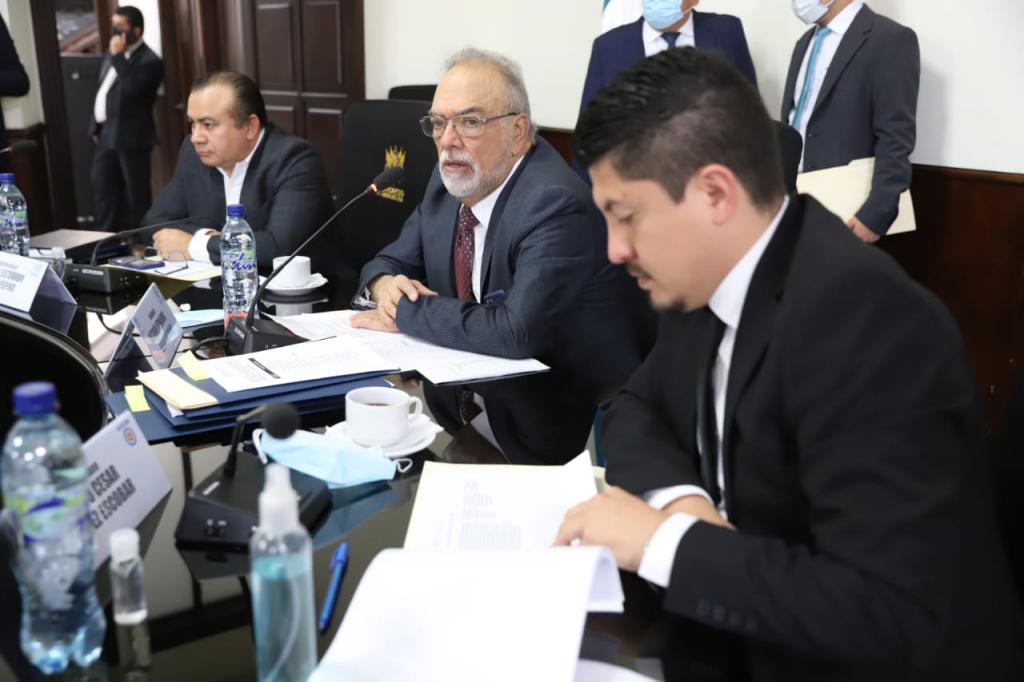 La Comisión de Derechos Humanos del Congreso es liderada por Antonio Arenales Forno, de Valor, y por Aníbal Rojas, de Viva. Fotografía: Congreso. 