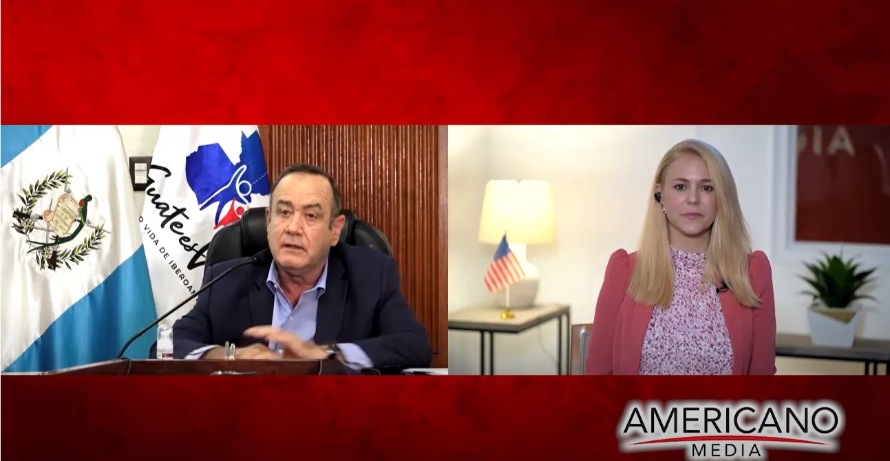 El presidente Alejandro Giammattei concedió una entrevista a un medio estadounidense. (Foto Prensa Libre: Captura de Pantalla)