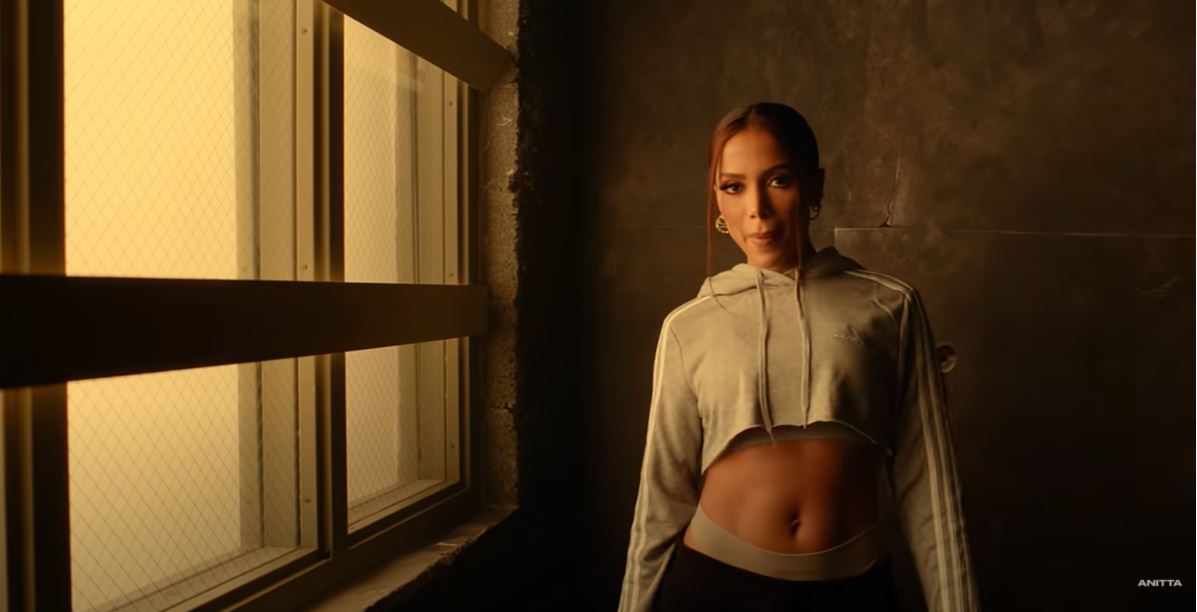 La canción "Envolver" de la cantante brasileña Anitta se ubica en la primera posición de la lista de reproducciones de Spotify. (Foto Prensa Libre: Captura de pantalla)   