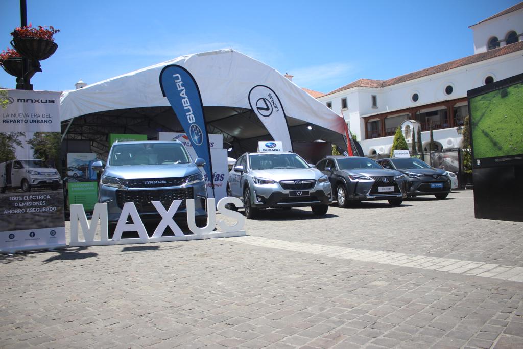 Exhibición autos eléctricos