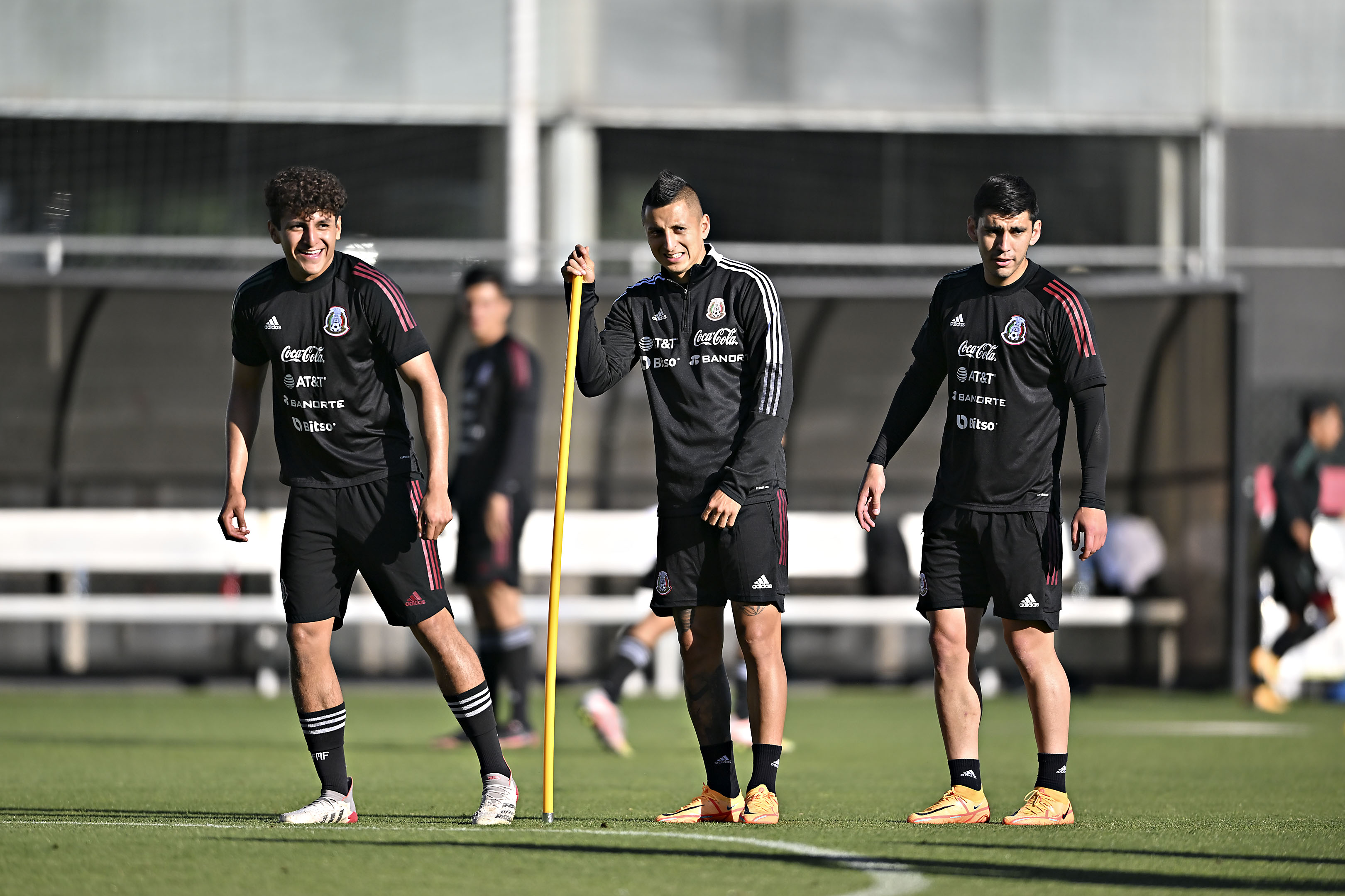 La selección mexicana durante su última práctica antes de enfrentar a Estados Unidos. (Foto Prensa Libre: Twitter @miseleccionmx)