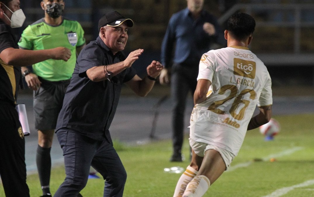 Willy Coito Olivera habló de sus conclusiones después del partido de Comunicaciones contra el New York City. (Foto Comunicaciones FC).