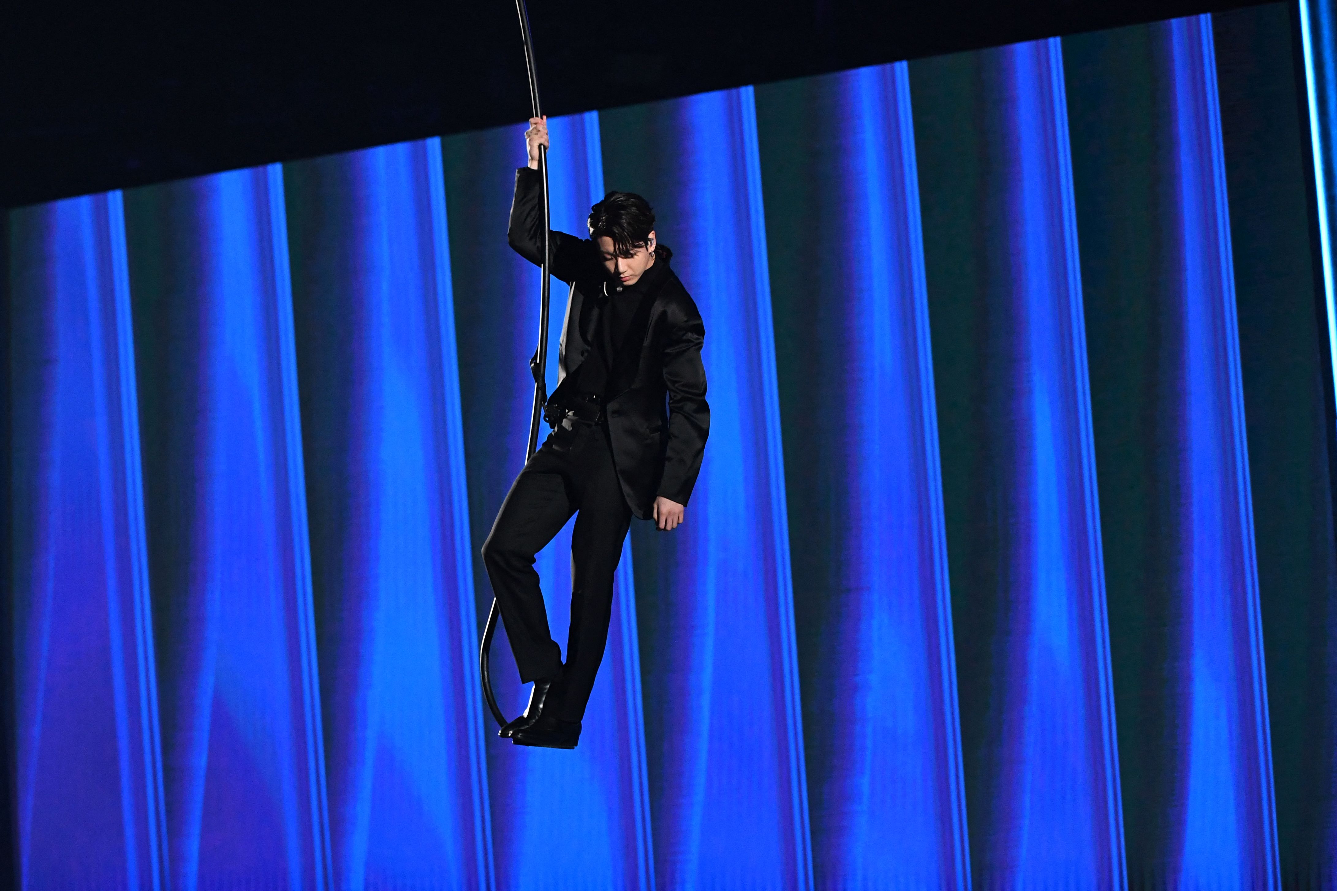 El cantante surcoreano Jungkook estará en la inauguración de Qatar 2022.   (Foto Prensa Libre: AFP)