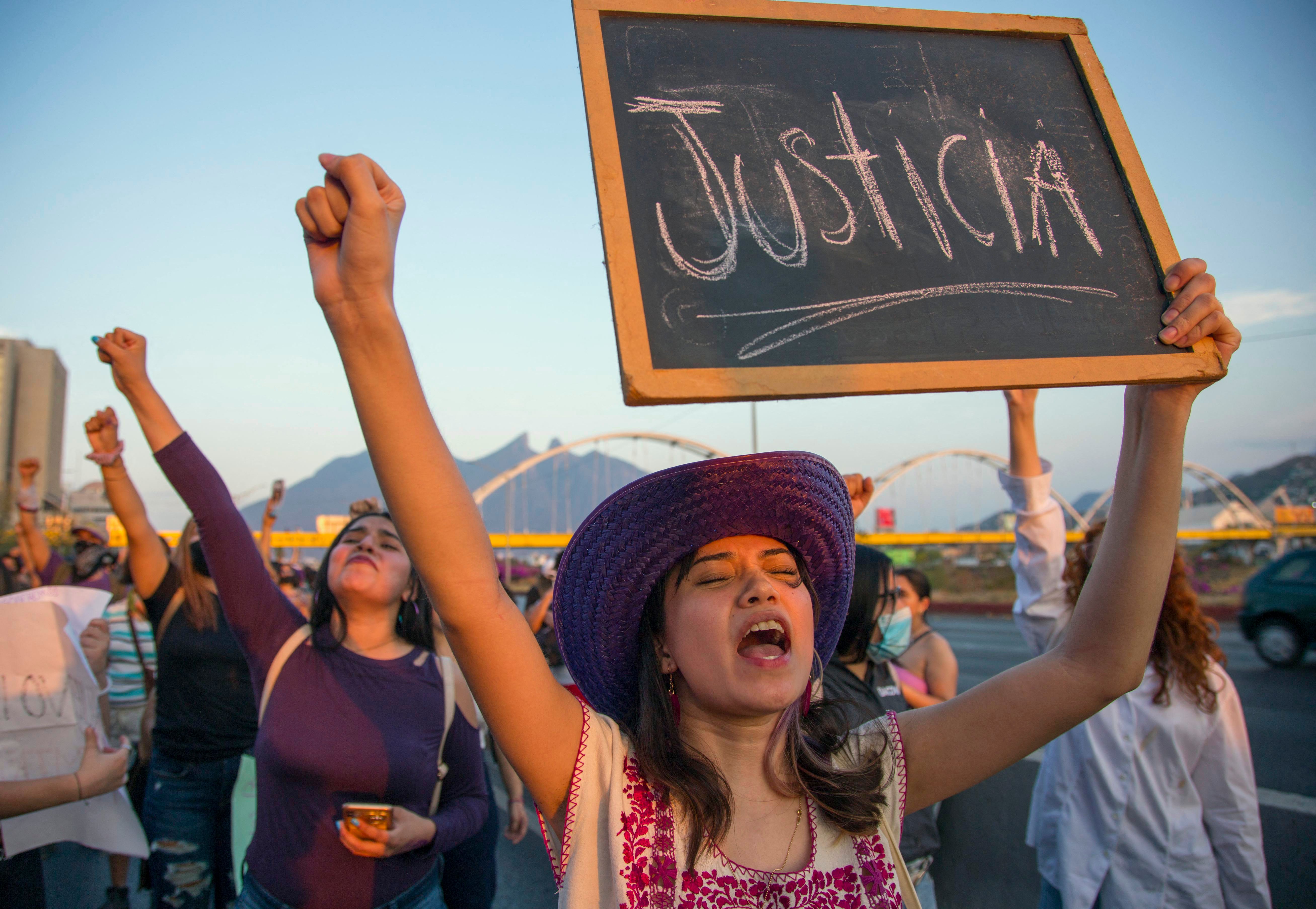 Fotografía de las protestas por el caso de Debanhi Escobar