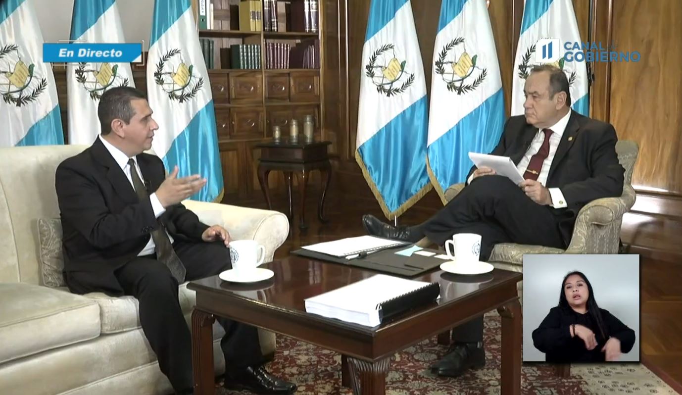 Gabriel Estuardo García Luna, quinto aspirante al cargo de fiscal general y jefe del Ministerio Público (MP), que entrevista el presidente Alejandro Giammattei. (Foto Prensa Libre: Captura de video)