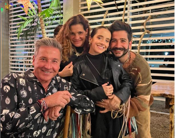 Ricardo Montaner, Marlene Salomé, Evaluna y Camilo durante Navidad 2021. (Foto Prensa Libre: Instagram @Montaner