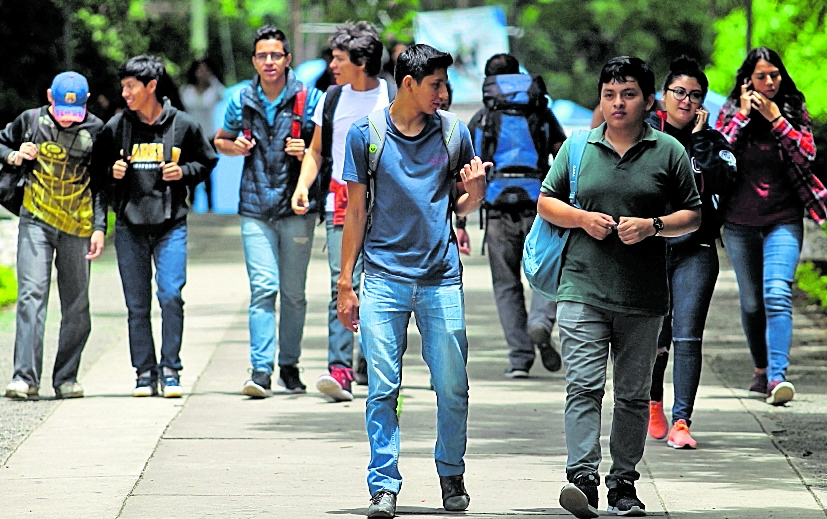 Estudiantes universitarios