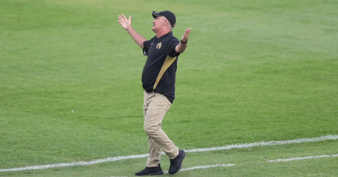 Comunicaciones le ganó a Municipal 2-0 el Clásico 320 que disputaron en el Doroteo Guamuch Flores. Juan Anangonó y Alexander Larín marcaron los goles. Foto Prensa Libre: Érick Ávila.