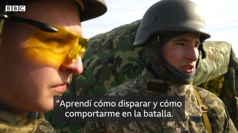 Maksym y Dmytro, los adolescentes que van a la guerra con sólo tres días de entrenamiento