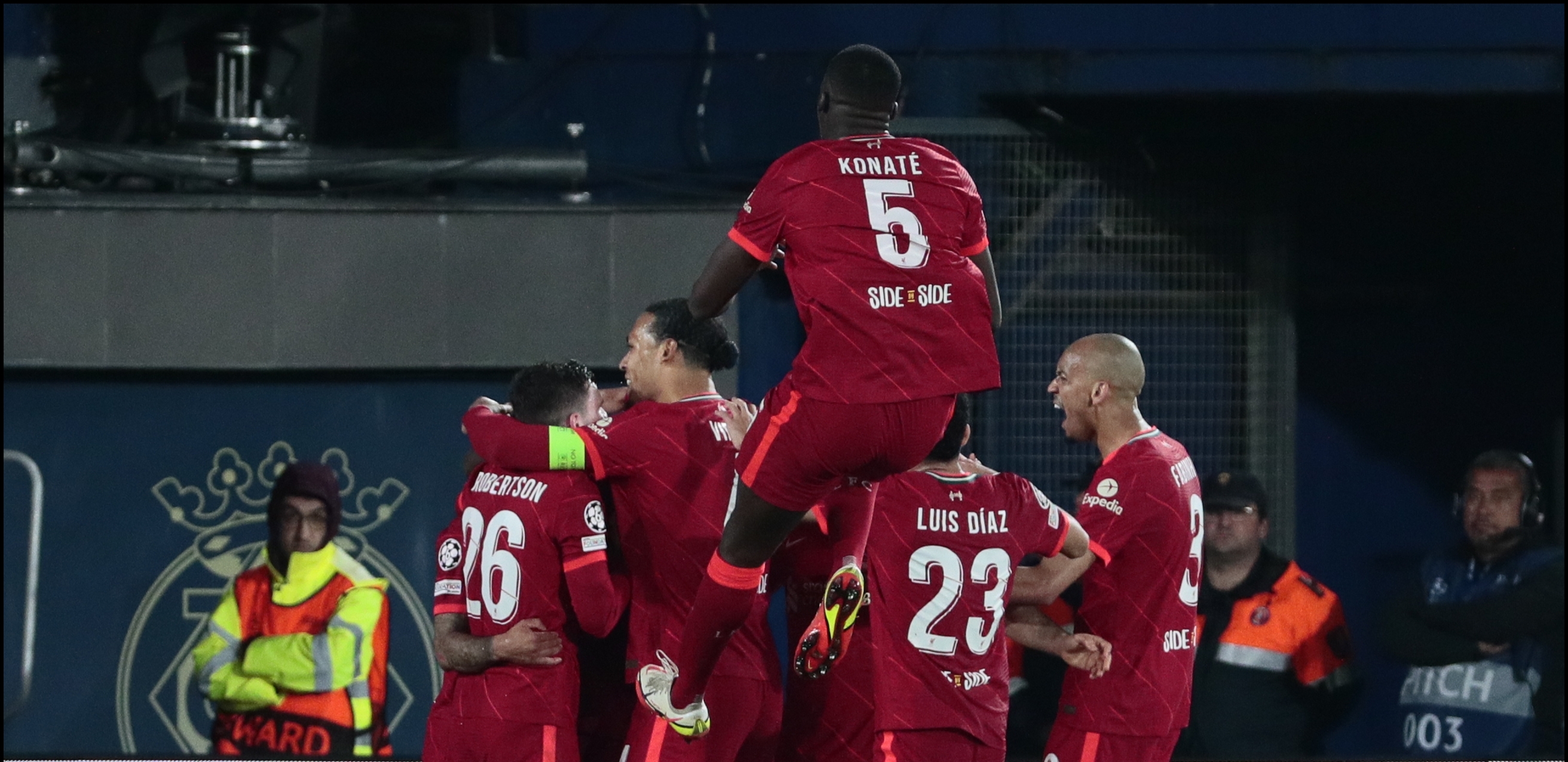 Los jugadores del Liverpool celebran el tercer gol ante el Villarreal. (Foto Prensa Libre: EFE)