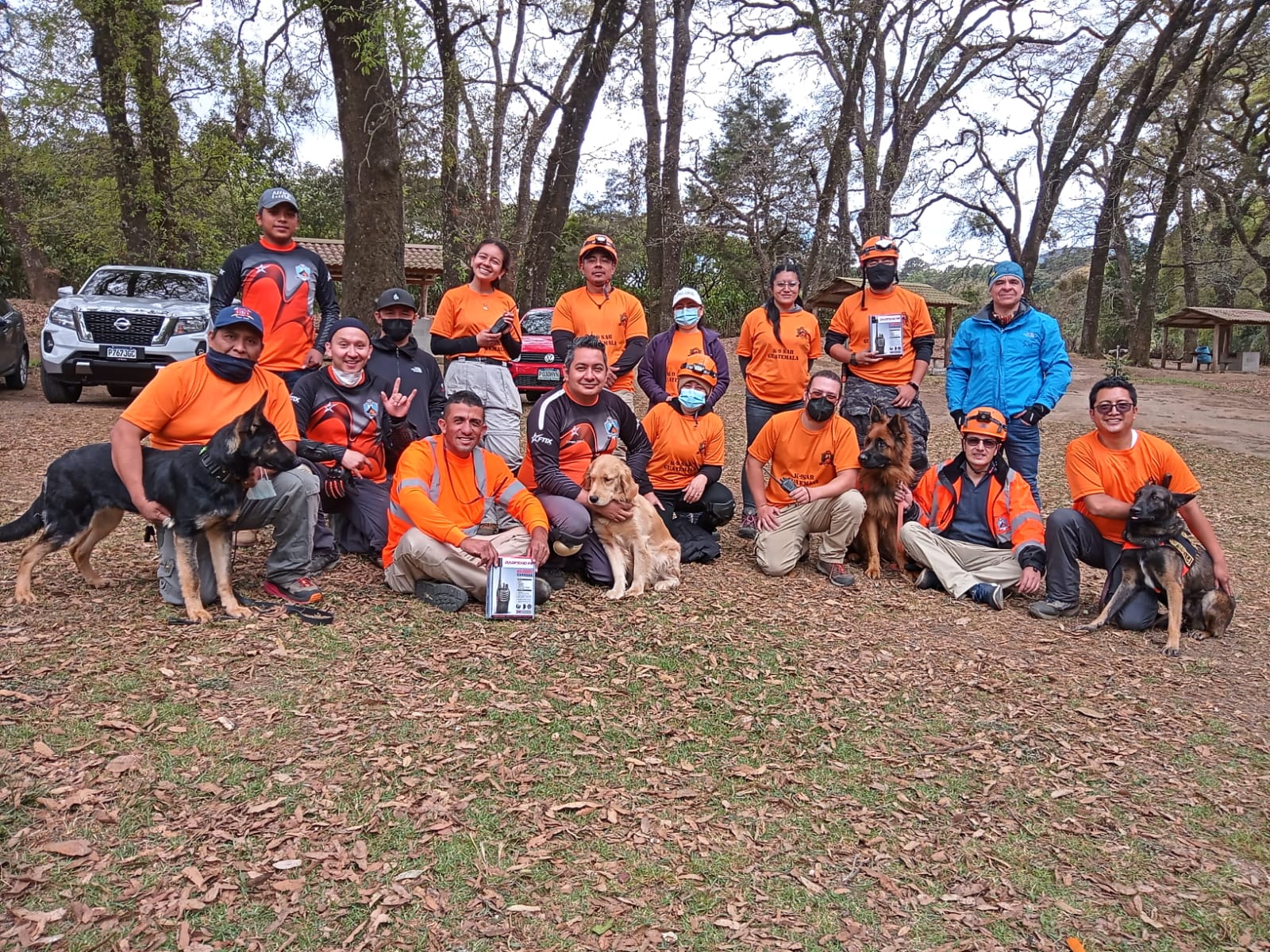 La Unidad K9 de perros de búsqueda y rescate han participado en  muchas emergencias  para localizar a personas desaparecidas. (Foto Prensa Libre, cortesía de Érick Rabanales)