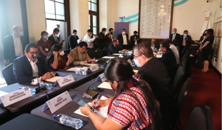 Reunión de la comisión de Derechos Humanos del Congreso. (Foto Prensa Libre: Roberto López)